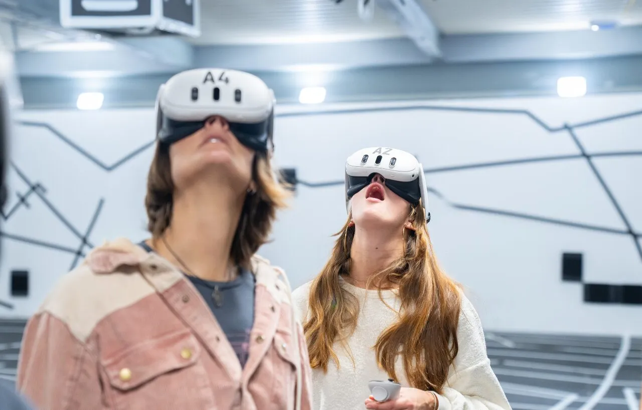 Reactions at the VR centre